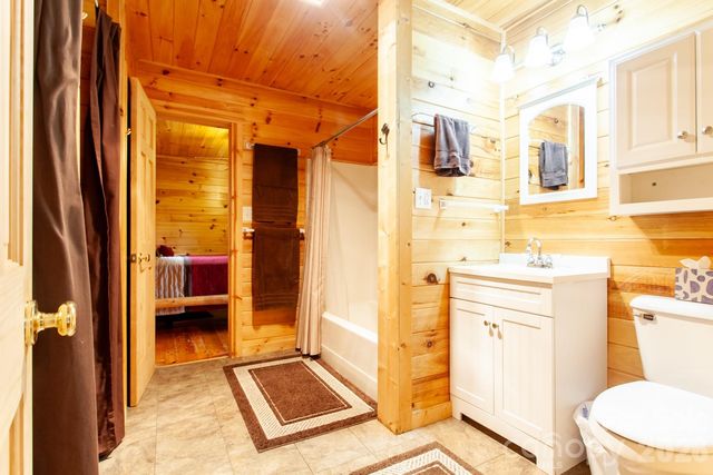 307 Blue Ridge Parkway, Bryson City, NC 28713