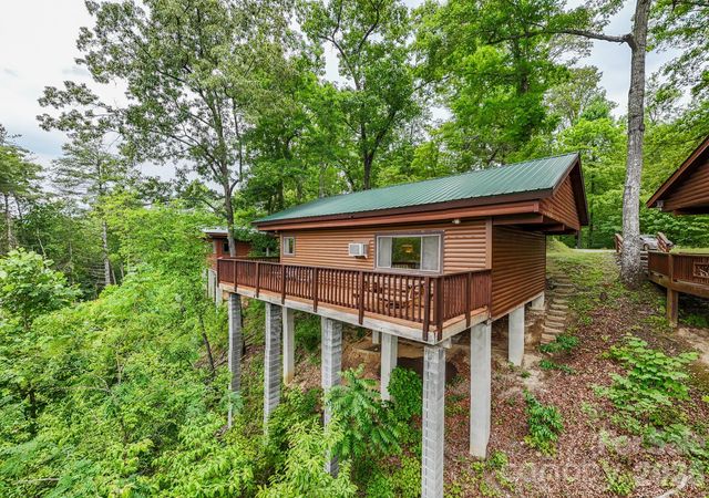307 Blue Ridge Parkway, Bryson City, NC 28713