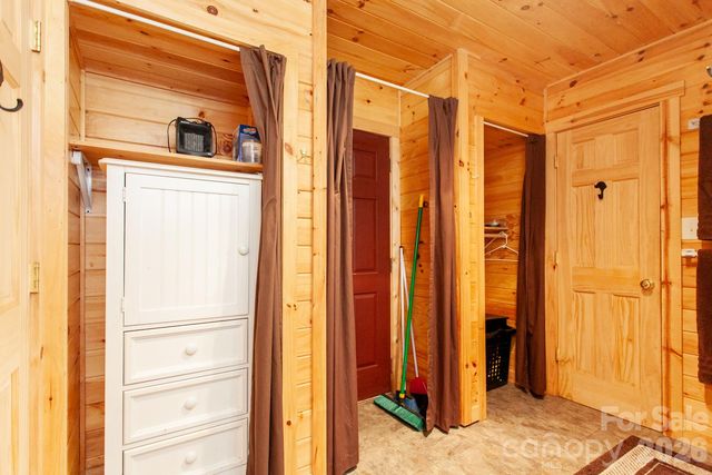 307 Blue Ridge Parkway, Bryson City, NC 28713