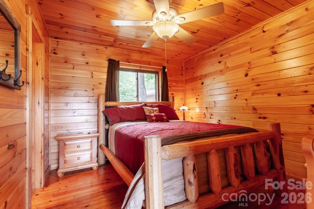 307 Blue Ridge Parkway, Bryson City, NC 28713