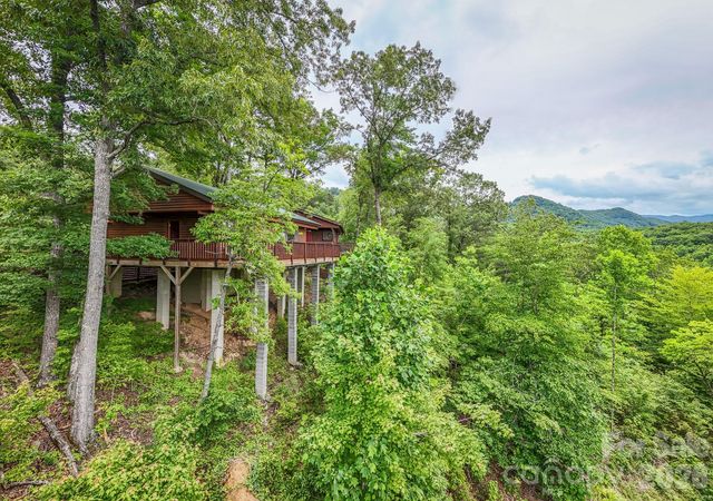 307 Blue Ridge Parkway, Bryson City, NC 28713