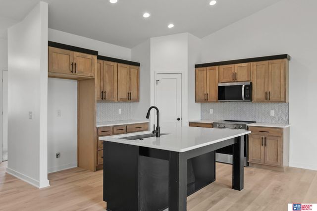 954 W El Alameda Street, Lincoln, NE 68523