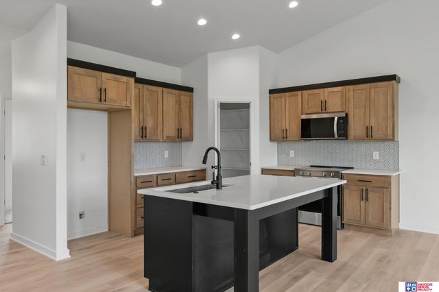 954 W El Alameda Street, Lincoln, NE 68523