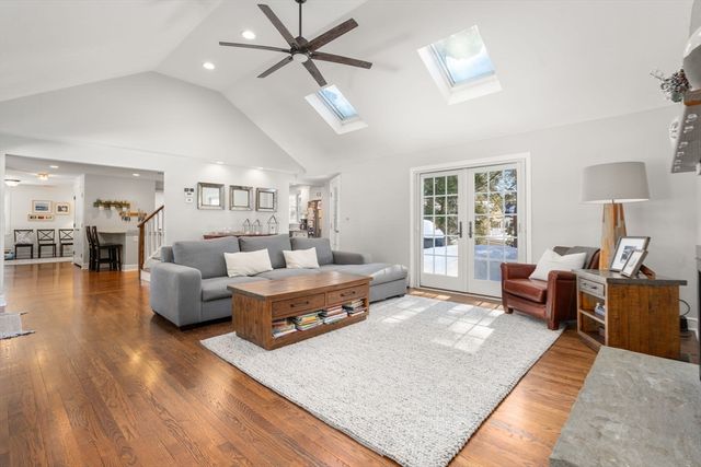 59 Bradyll Road, Weston, MA 02493