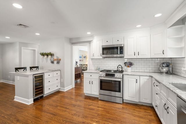 59 Bradyll Road, Weston, MA 02493