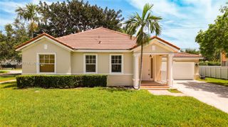 12971 SW 200th Ter, Miami, FL 33177