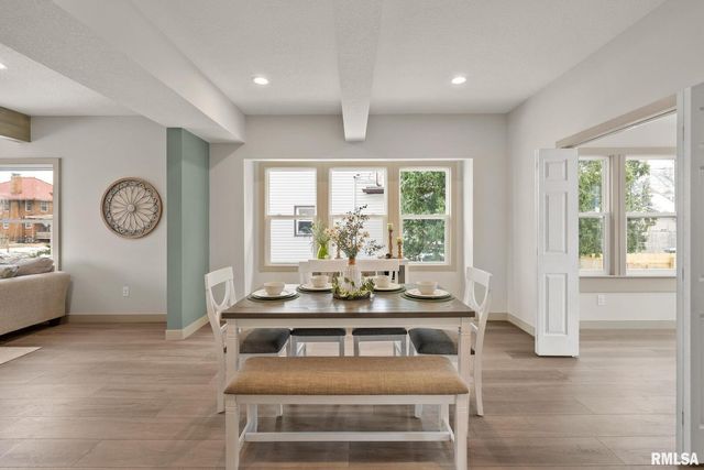 1203 W Locust Street, Davenport, IA 52804