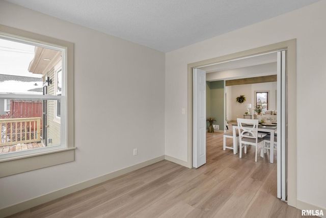 1203 W Locust Street, Davenport, IA 52804