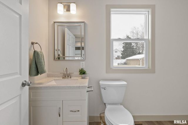 1203 W Locust Street, Davenport, IA 52804