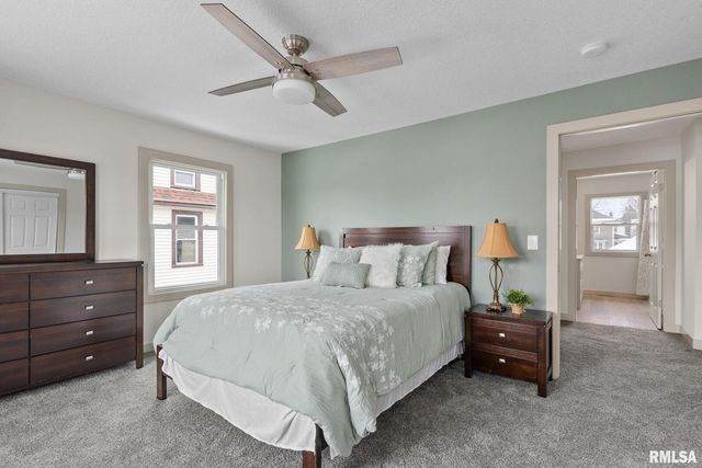 1203 W Locust Street, Davenport, IA 52804