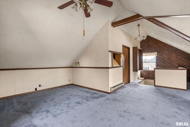 1203 W Locust Street, Davenport, IA 52804