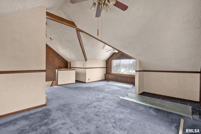 1203 W Locust Street, Davenport, IA 52804