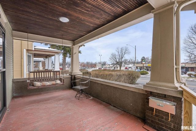 1203 W Locust Street, Davenport, IA 52804