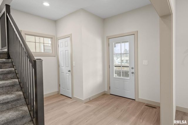 1203 W Locust Street, Davenport, IA 52804