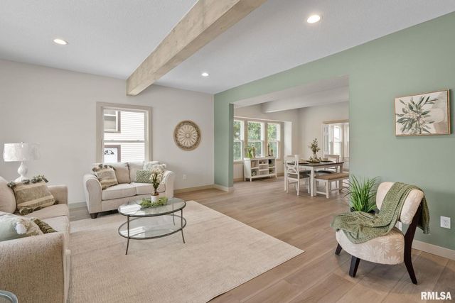 1203 W Locust Street, Davenport, IA 52804