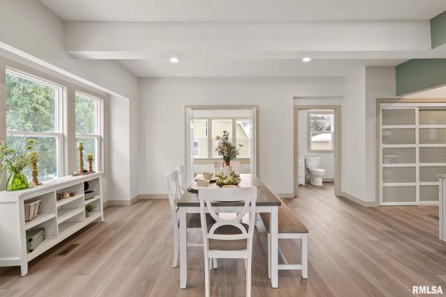 1203 W Locust Street, Davenport, IA 52804