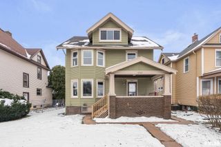 1203 W Locust Street, Davenport, IA 52804