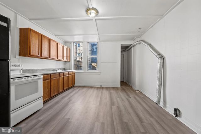 220 N LUZERNE AVE, Baltimore, MD 21224