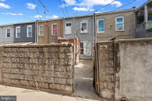 220 N LUZERNE AVE, Baltimore, MD 21224