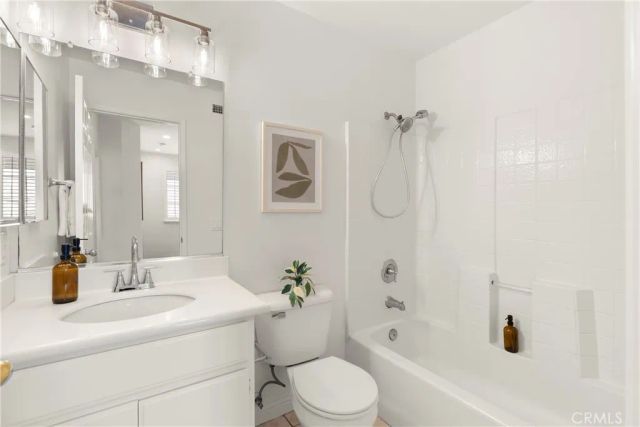 15 Poppyfield, Rancho Santa Margarita, CA 92688