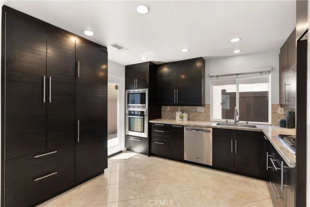15 Poppyfield, Rancho Santa Margarita, CA 92688