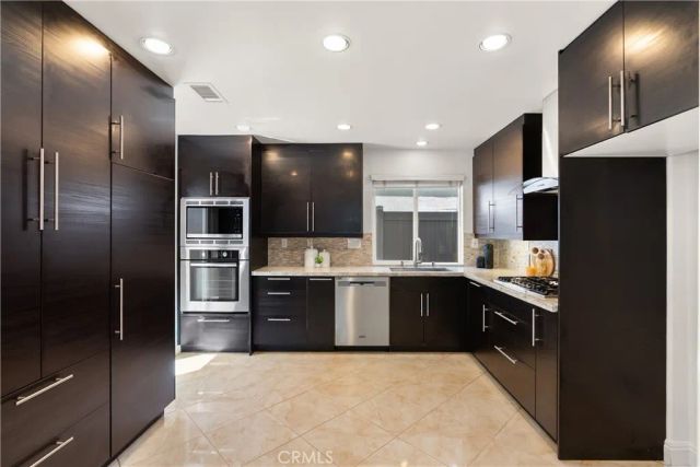 15 Poppyfield, Rancho Santa Margarita, CA 92688