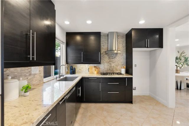 15 Poppyfield, Rancho Santa Margarita, CA 92688