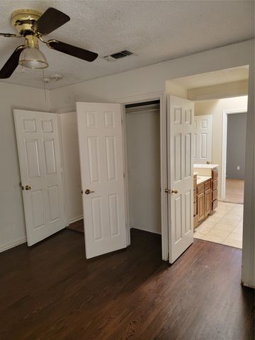 4904 Saddleback Road, Arlington, TX 76017