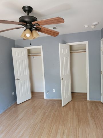 4904 Saddleback Road, Arlington, TX 76017