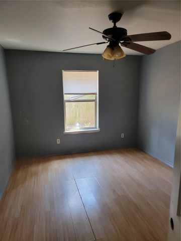 4904 Saddleback Road, Arlington, TX 76017