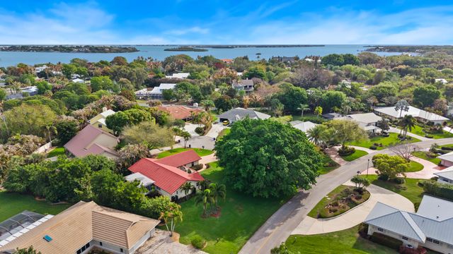 4176 SE Fairway Court, Stuart, FL 34997