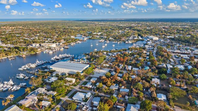 4176 SE Fairway Court, Stuart, FL 34997