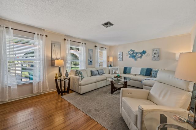 4176 SE Fairway Court, Stuart, FL 34997