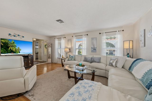 4176 SE Fairway Court, Stuart, FL 34997