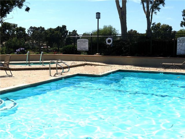 11 Via Pausa, Rancho Santa Margarita, CA 92688