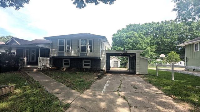 1209 SW Madison Street, Lee's Summit, MO 64081