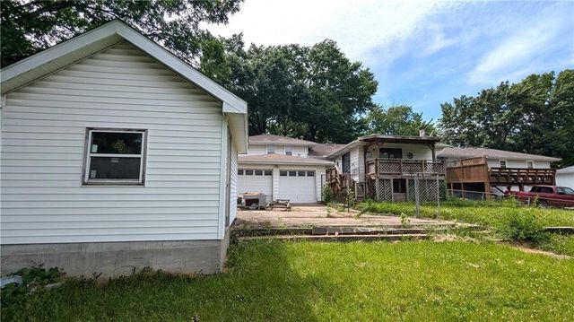 1209 SW Madison Street, Lee's Summit, MO 64081