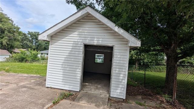 1209 SW Madison Street, Lee's Summit, MO 64081