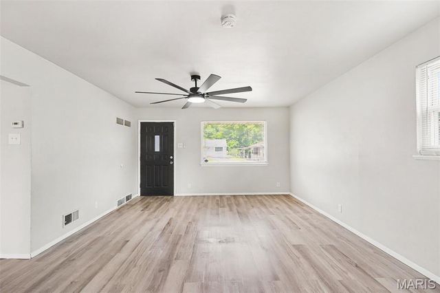 10512 Durness Drive, St Louis, MO 63137