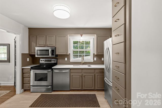 7013 Old Forge Drive, Charlotte, NC 28226