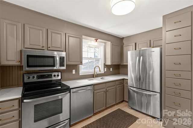 7013 Old Forge Drive, Charlotte, NC 28226