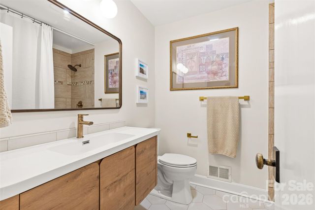 7013 Old Forge Drive, Charlotte, NC 28226