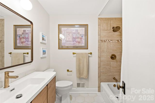 7013 Old Forge Drive, Charlotte, NC 28226