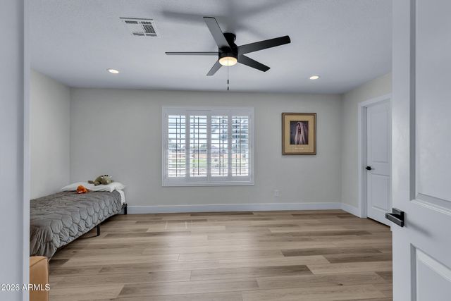 21406 S Greenfield Road, Gilbert, AZ 85298