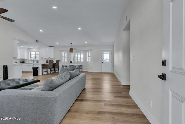 21406 S Greenfield Road, Gilbert, AZ 85298