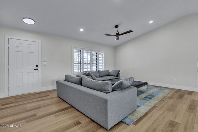 21406 S Greenfield Road, Gilbert, AZ 85298