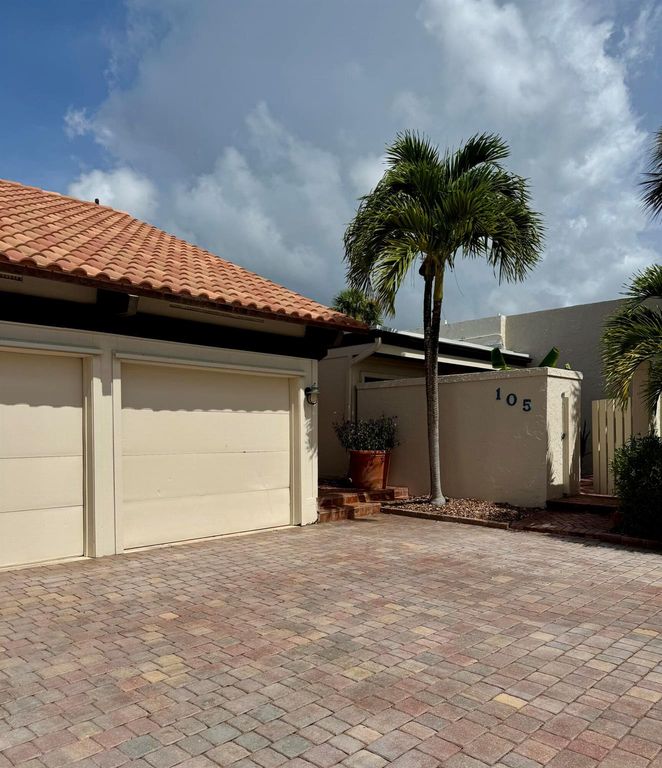 105 Sandpiper Circle W, Jupiter, FL 33477