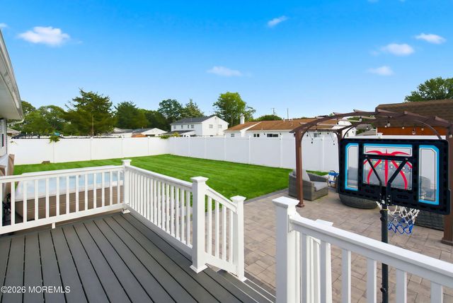 32 Edison Street, Bayville, NJ 08721