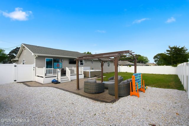 32 Edison Street, Bayville, NJ 08721