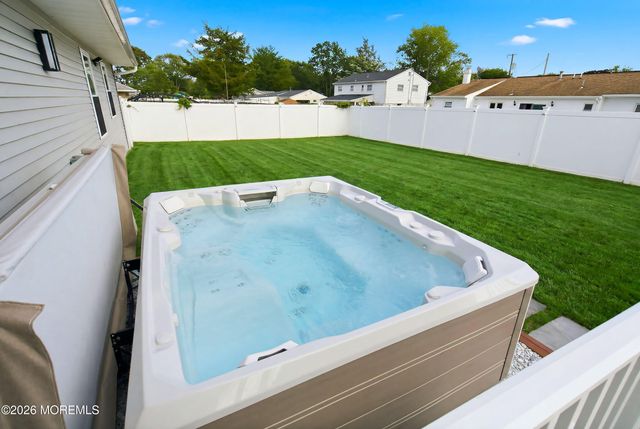 32 Edison Street, Bayville, NJ 08721